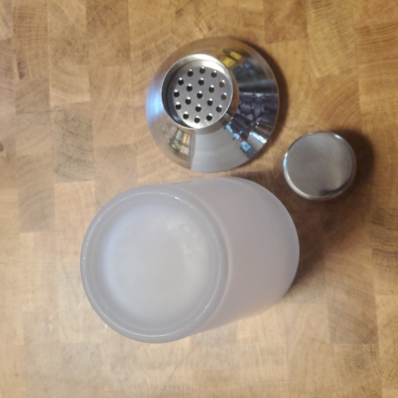 Grey Goose White Frosted Cocktail Shaker NEW IN BOX - Picture 6 of 8